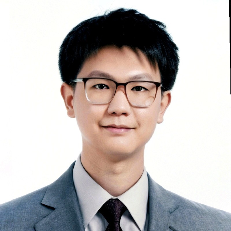 Photo of Yilun Liu